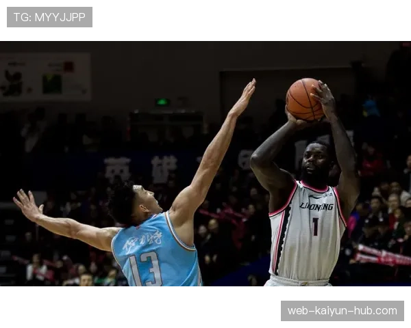 加内特篮下高效砍分提升球队内线防守强度