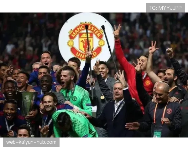 曼联更衣室矛盾再度曝光，内部问题显现对球队表现造成影响