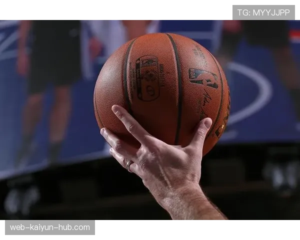 篮球回场规则差异：FIBA与NBA判罚标准解析