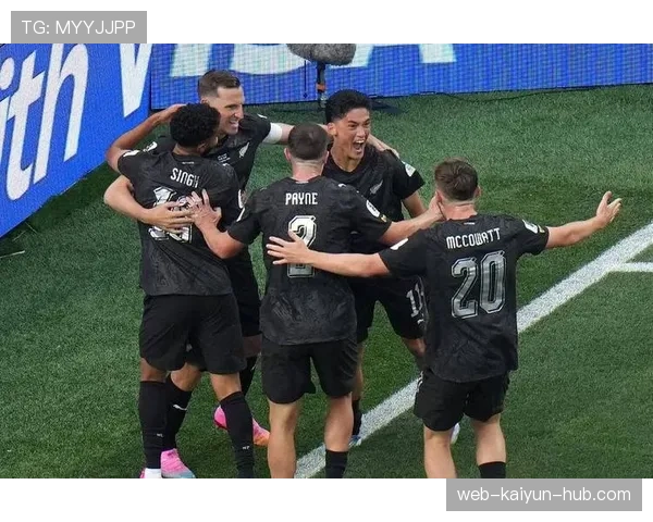 新西兰2-2伊朗后，马克斯·克罗科姆门前表现争议